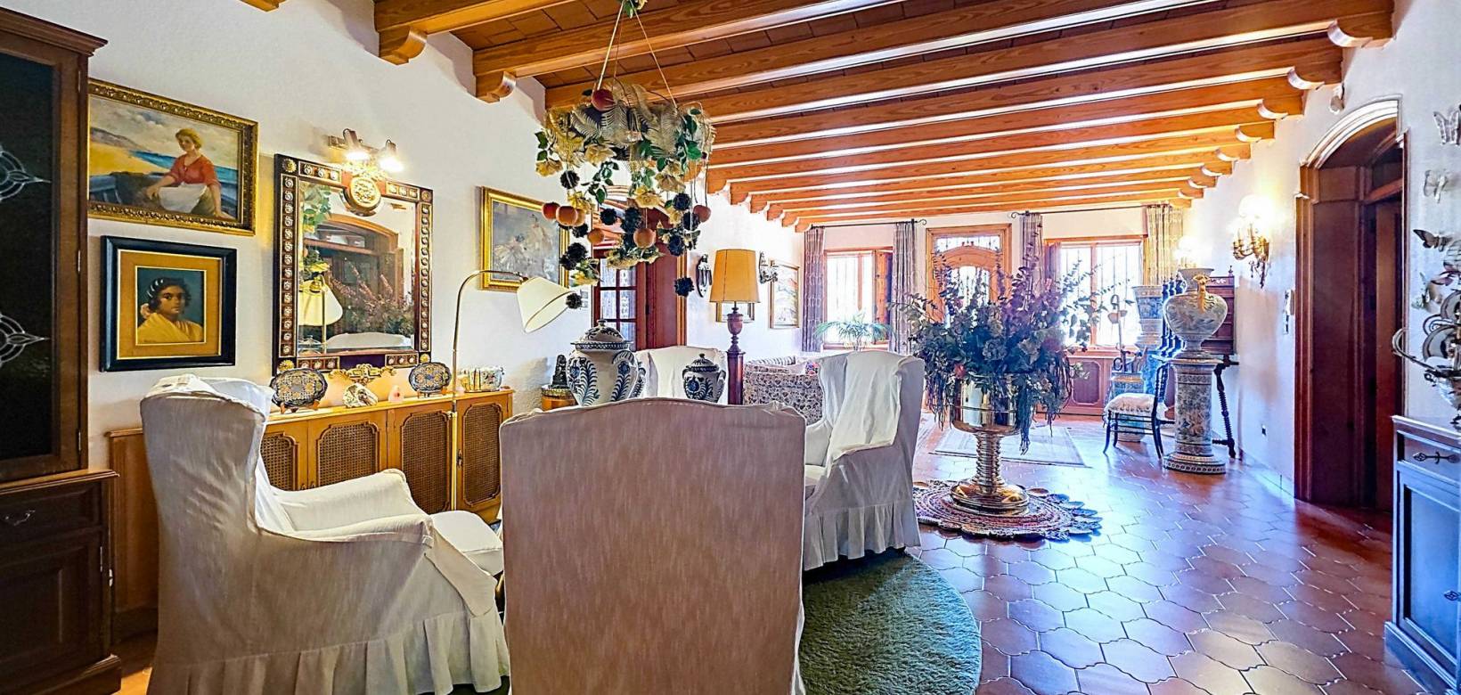 Resale - Villa - Elda