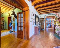 Resale - Villa - Elda