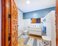 Resale - Villa - Elda