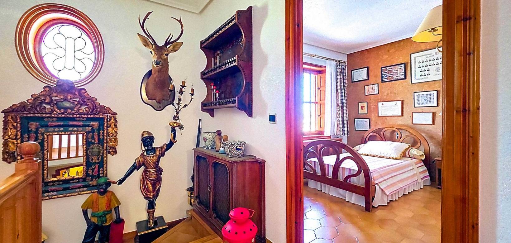 Resale - Villa - Elda