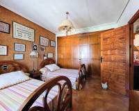 Resale - Villa - Elda