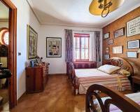 Resale - Villa - Elda