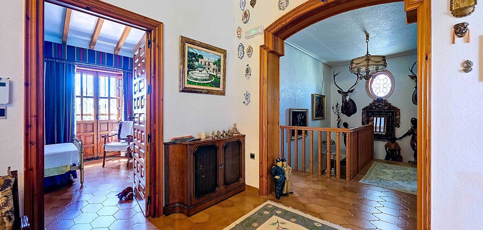 Resale - Villa - Elda