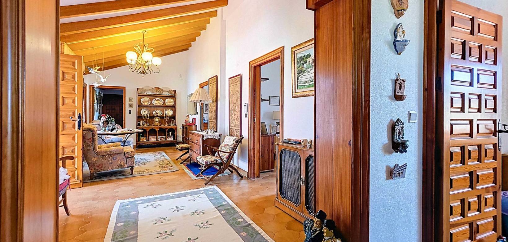 Resale - Villa - Elda