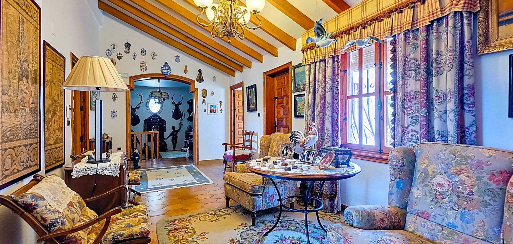 Resale - Villa - Elda