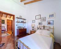 Resale - Villa - Elda