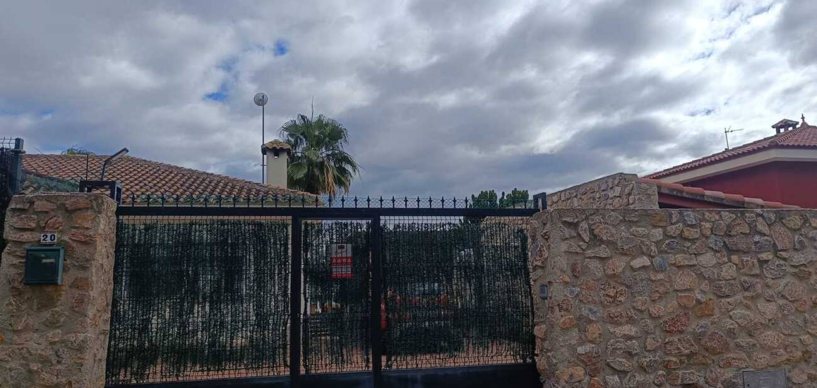 Resale - Villa - Fortuna - El Reloj