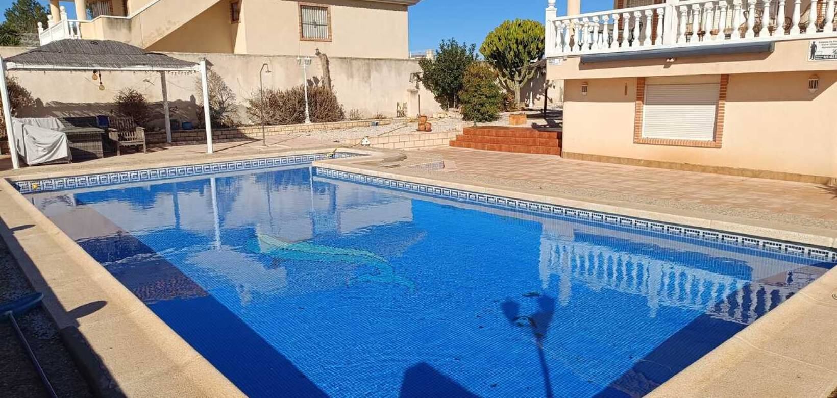 Resale - Villa - Fortuna - El Reloj