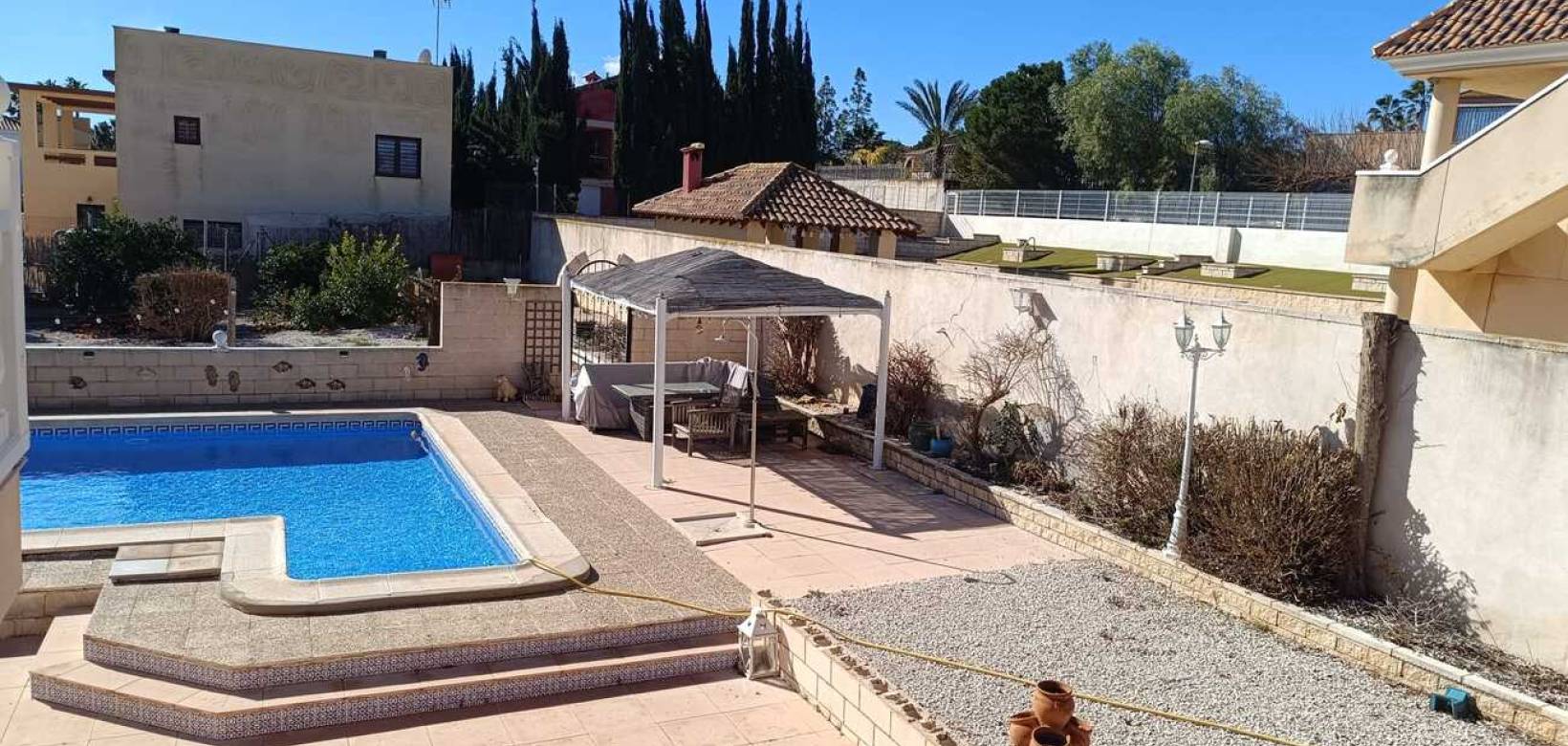 Resale - Villa - Fortuna - El Reloj