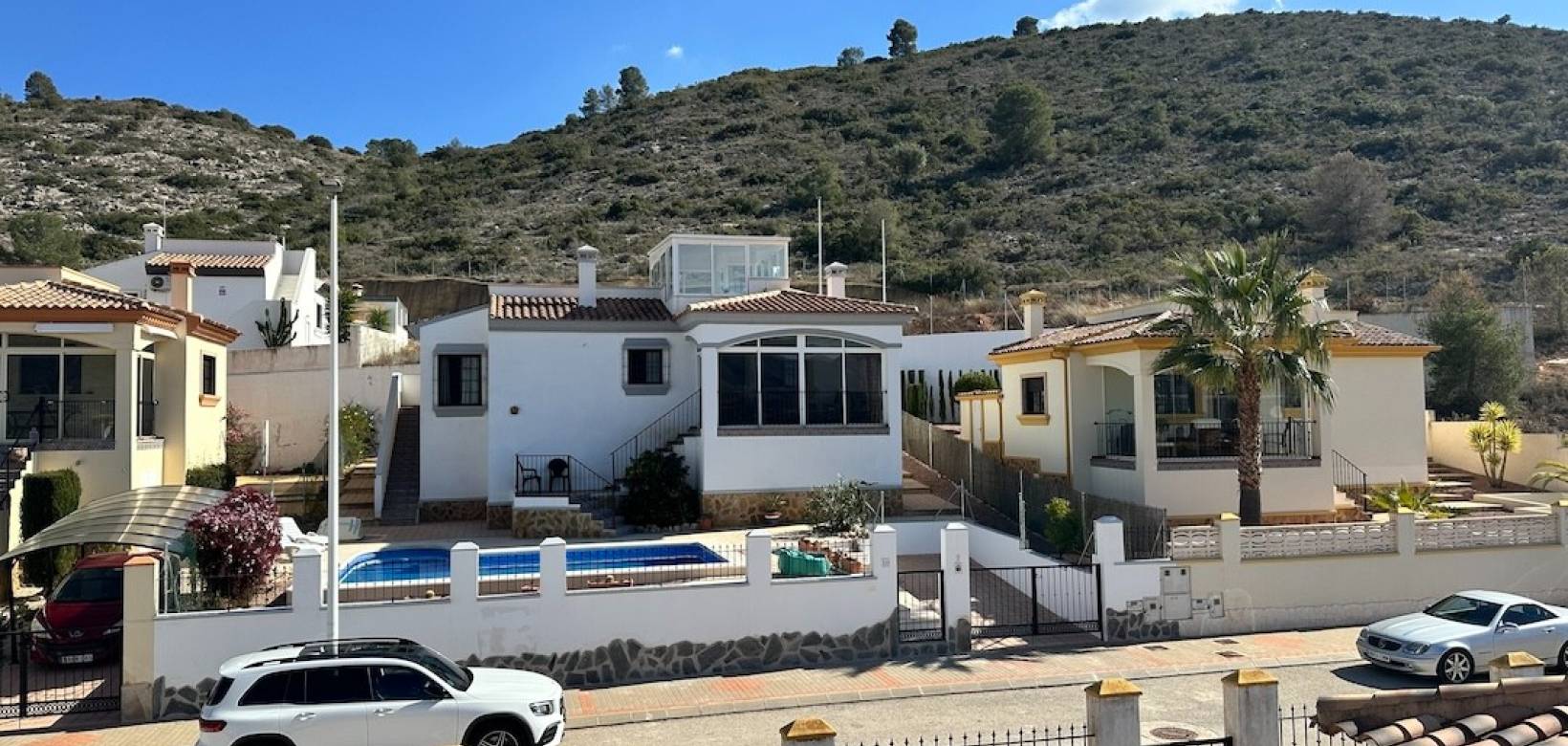 Resale - Villa - Hondón de las Nieves - La Montañosa