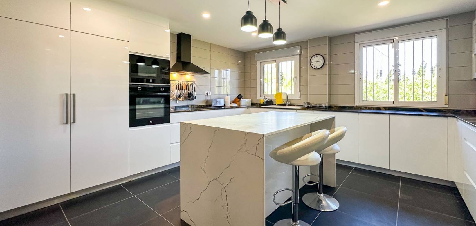 Resale - Villa - Hondón de las Nieves