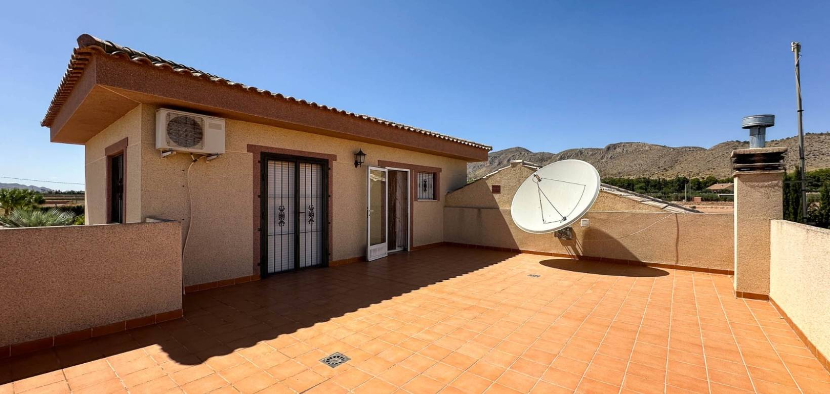 Resale - Villa - Hondón de las Nieves