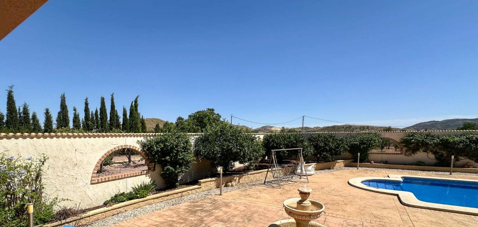 Resale - Villa - Hondón de las Nieves