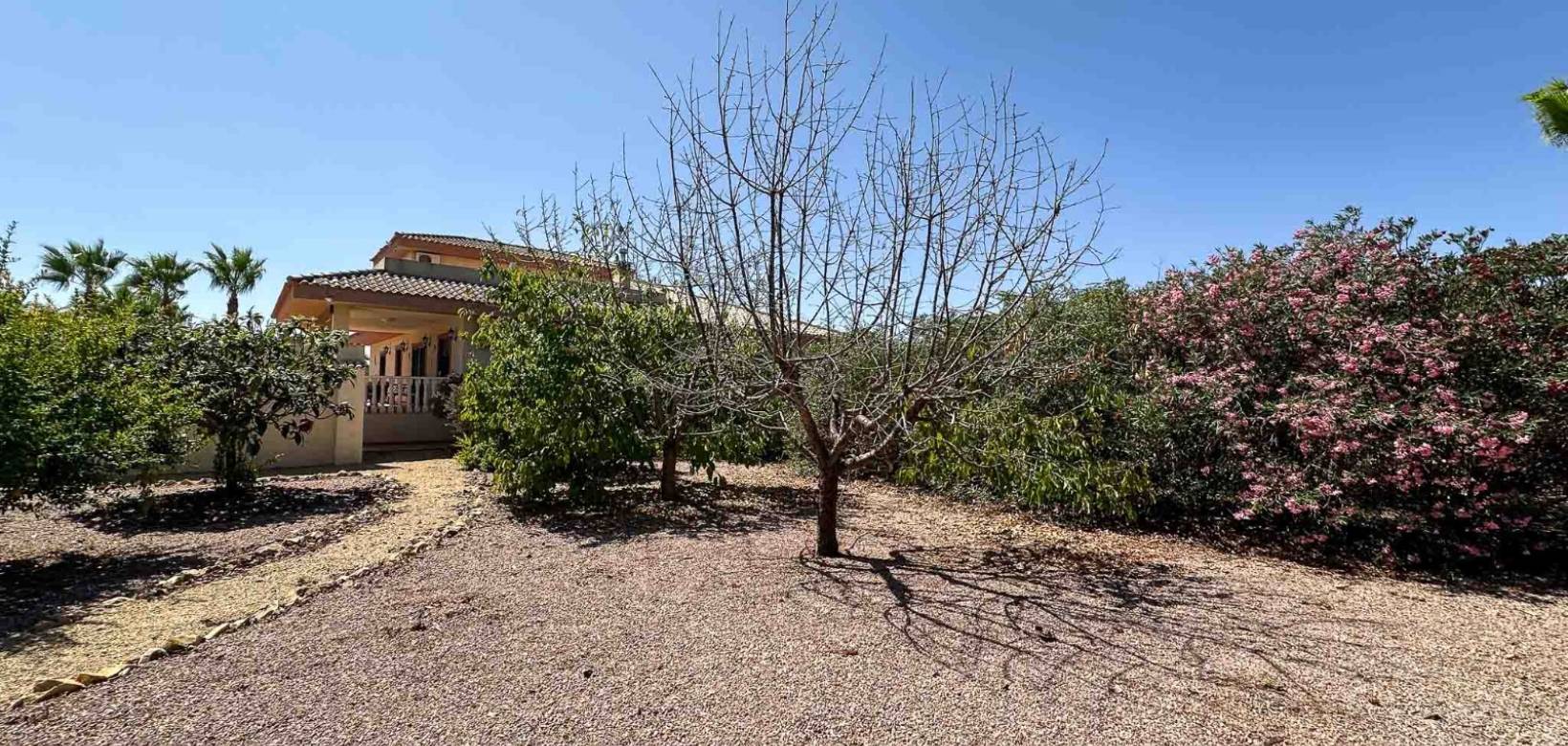 Resale - Villa - Hondón de las Nieves