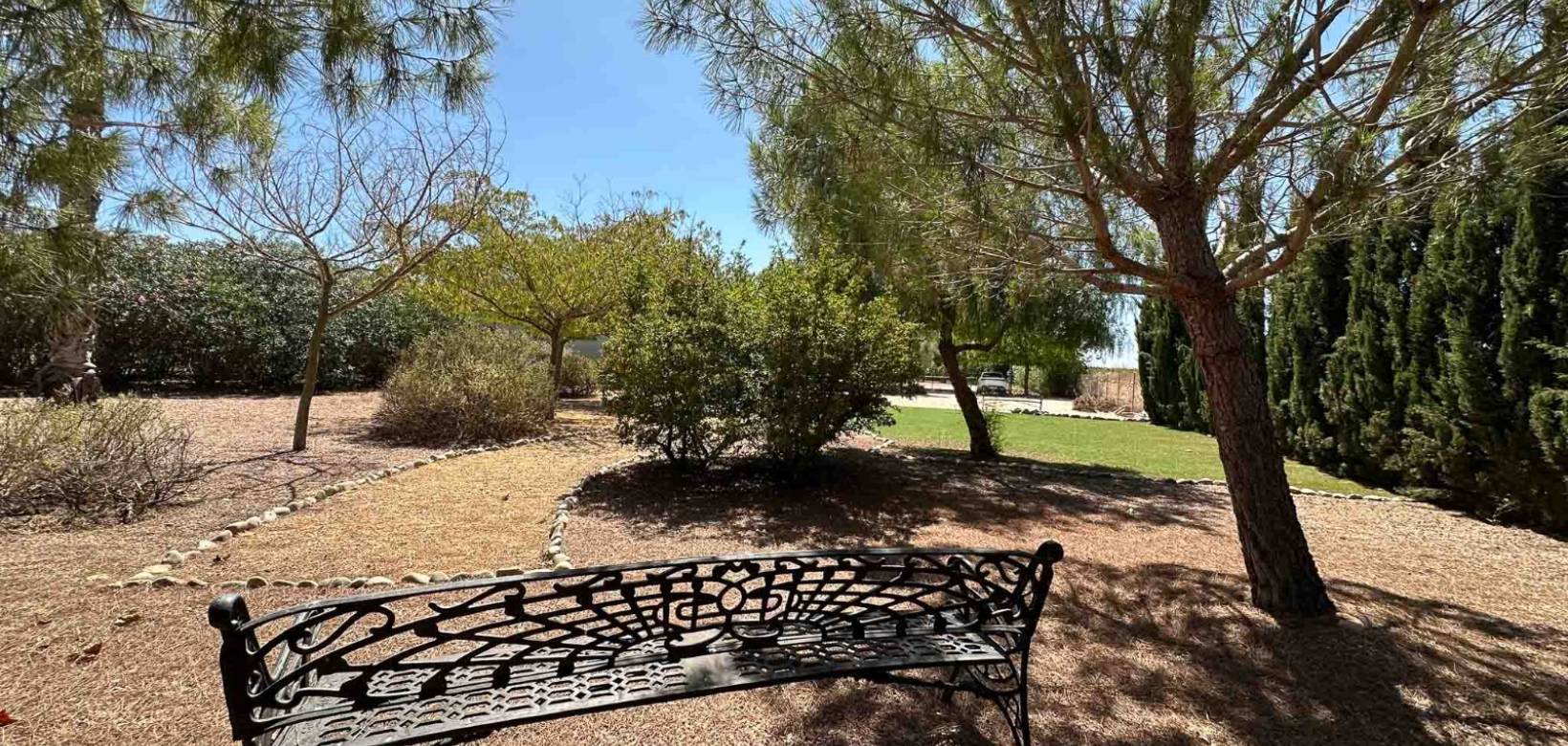 Resale - Villa - Hondón de las Nieves