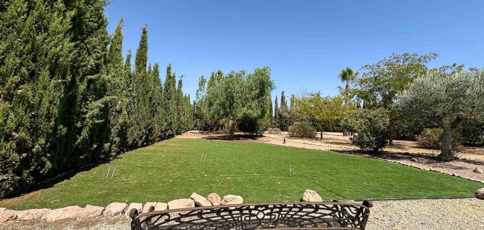 Resale - Villa - Hondón de las Nieves