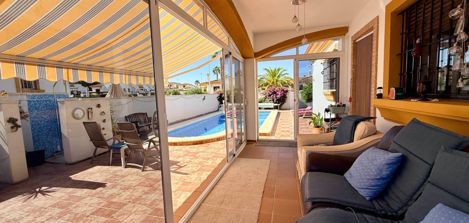 Resale - Villa - Hondón de las Nieves