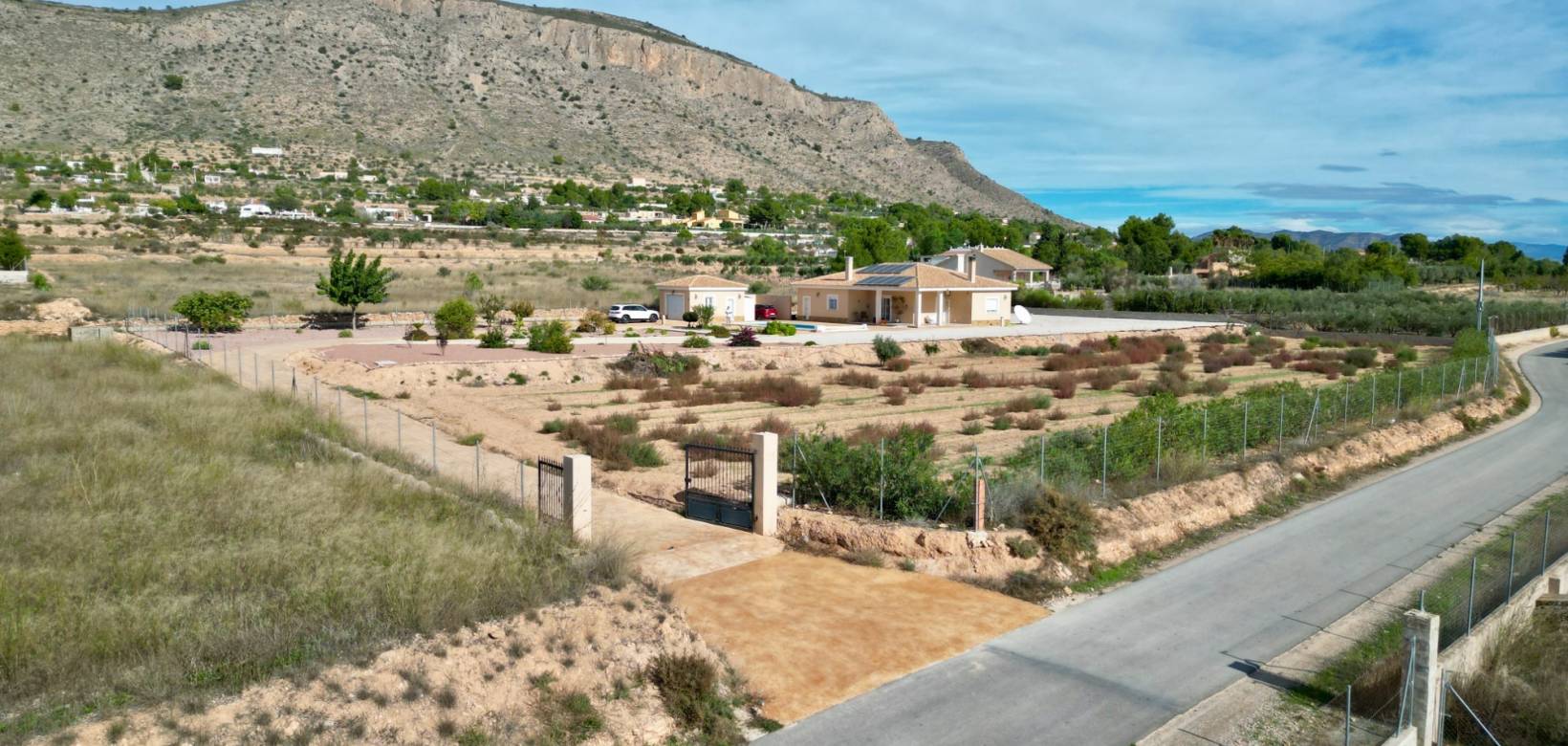 Resale - Villa - Hondón de las Nieves