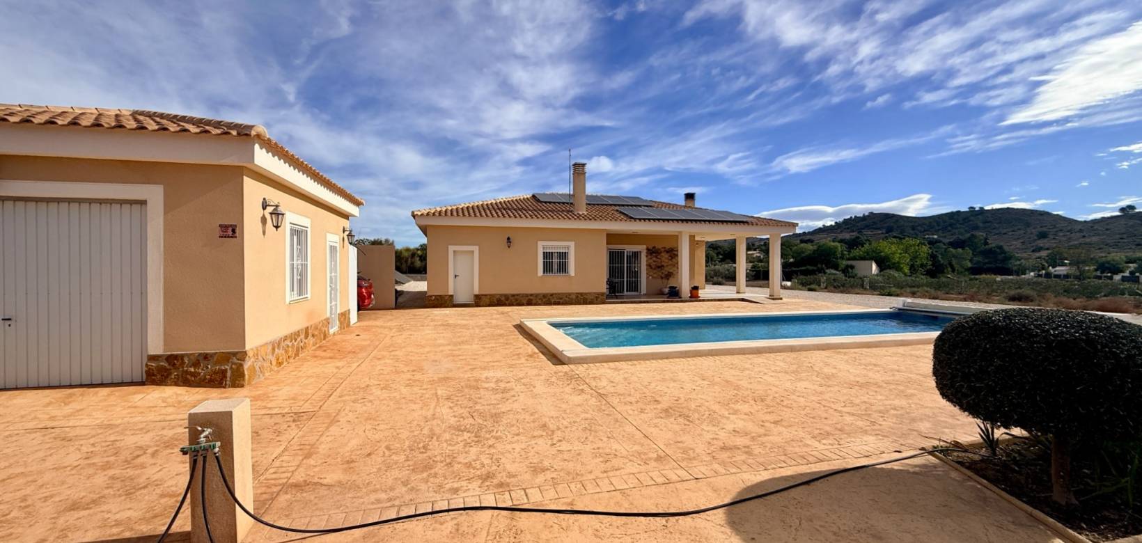 Resale - Villa - Hondón de las Nieves