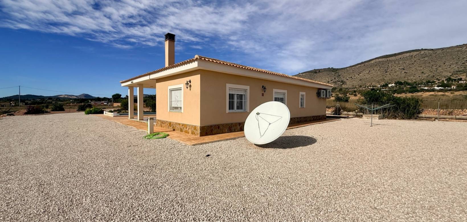 Resale - Villa - Hondón de las Nieves