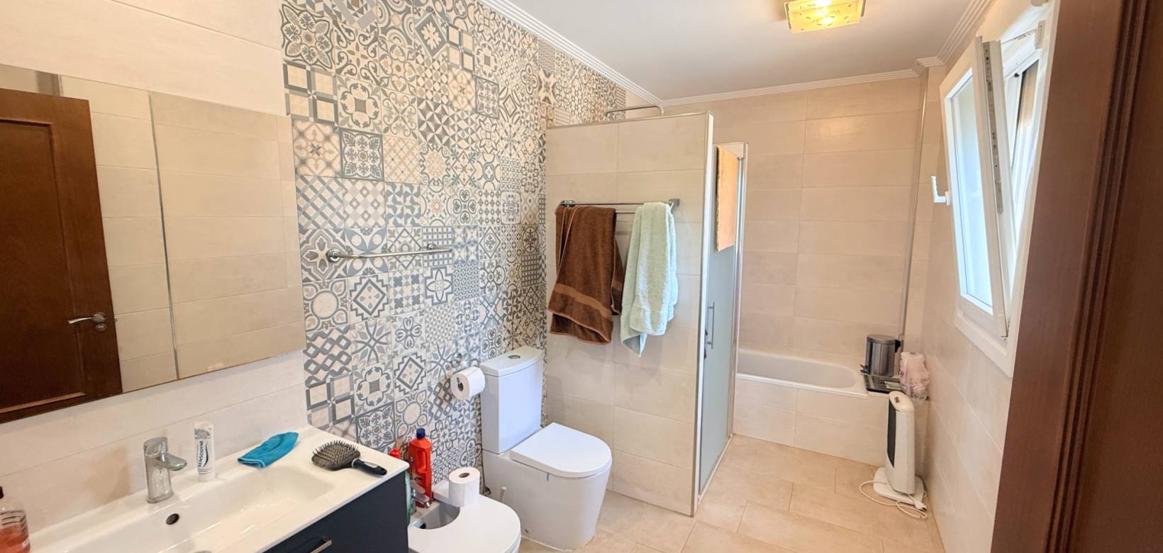 Resale - Villa - Hondón de las Nieves