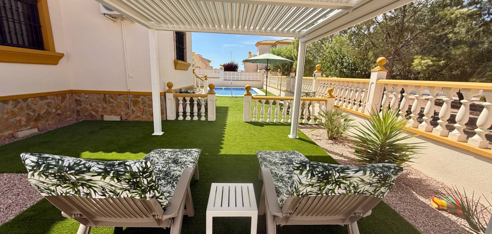 Resale - Villa - Hondón de las Nieves