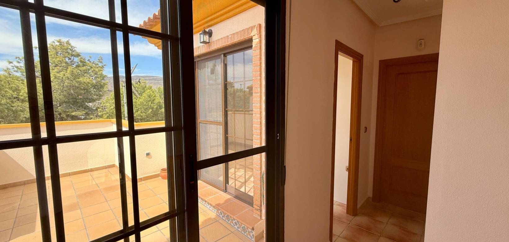 Resale - Villa - Hondón de las Nieves