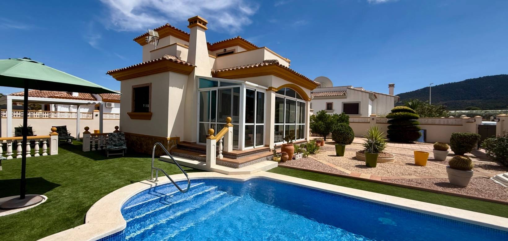 Resale - Villa - Hondón de las Nieves