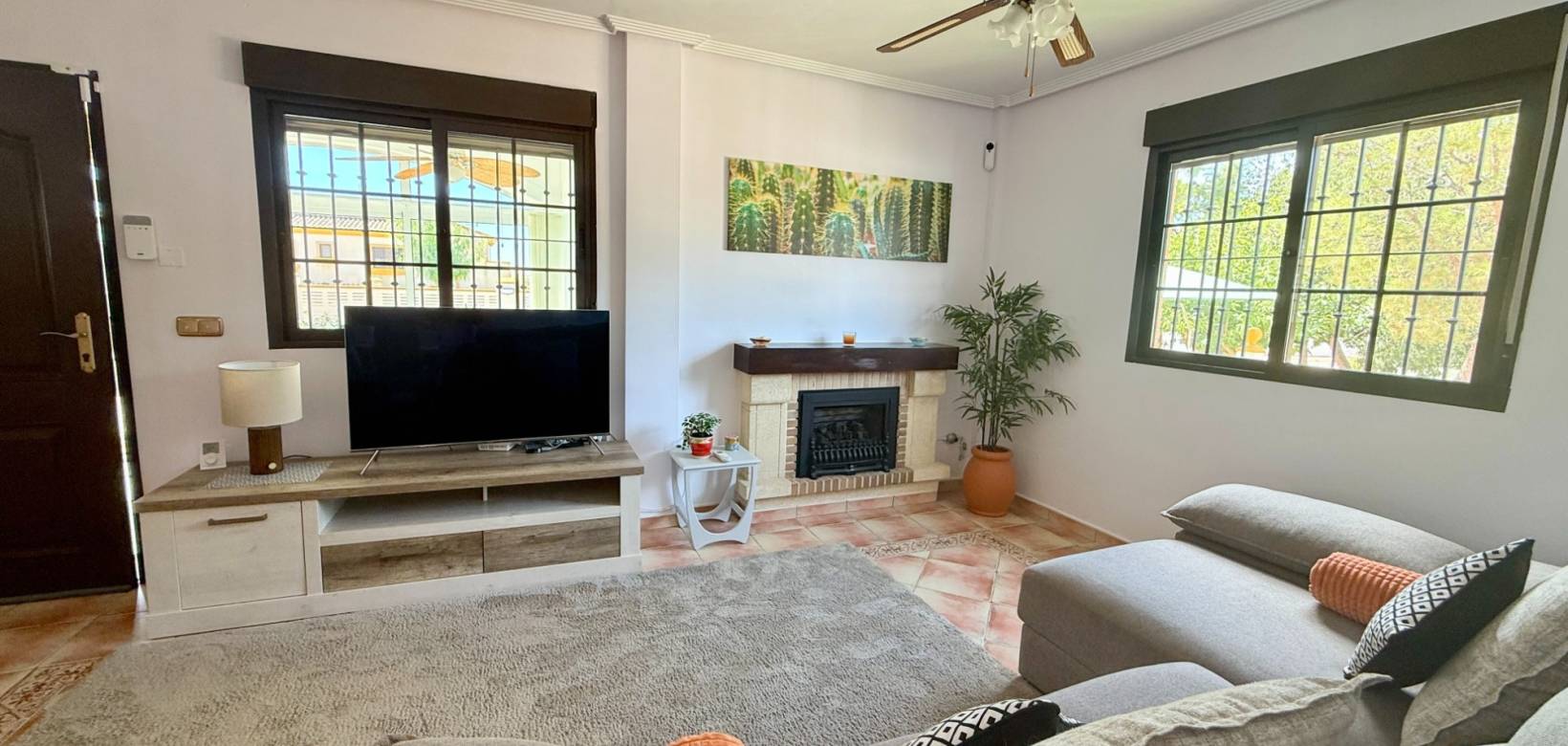 Resale - Villa - Hondón de las Nieves