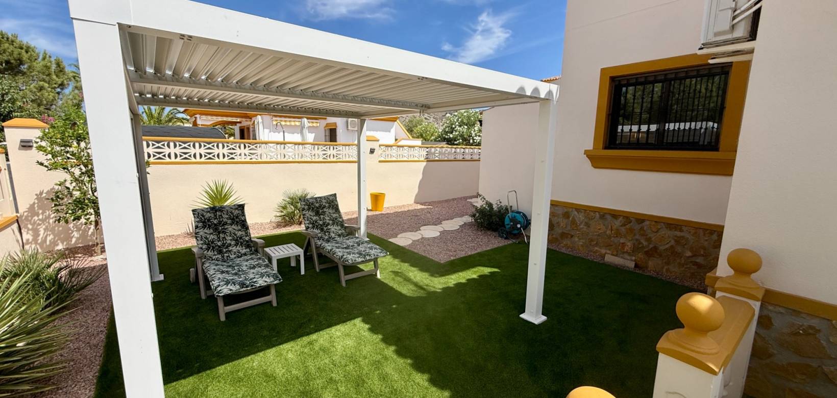 Resale - Villa - Hondón de las Nieves