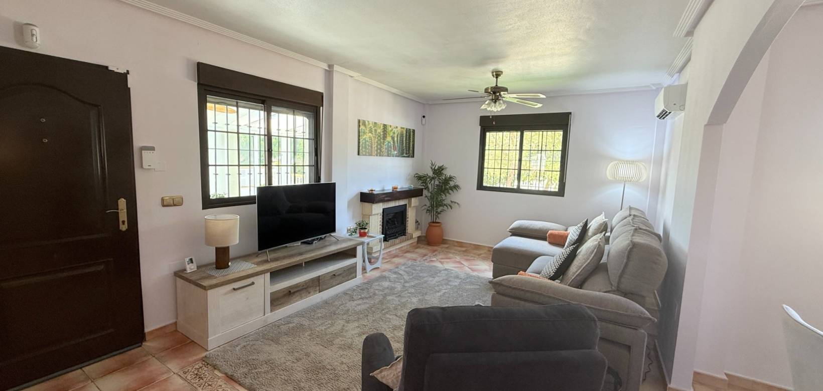 Resale - Villa - Hondón de las Nieves