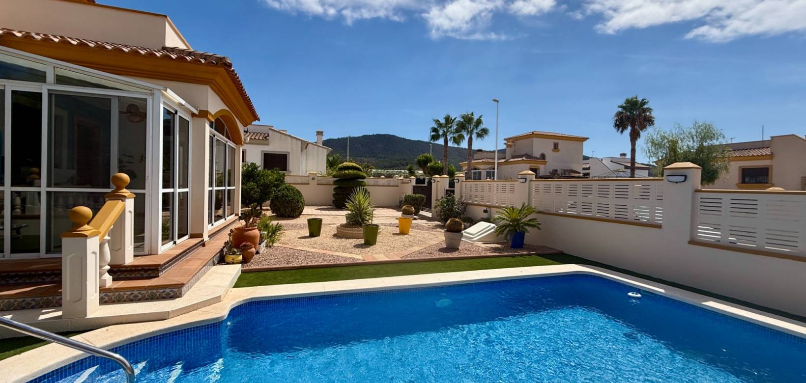 Resale - Villa - Hondón de las Nieves