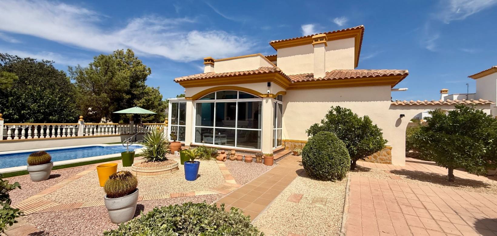 Resale - Villa - Hondón de las Nieves