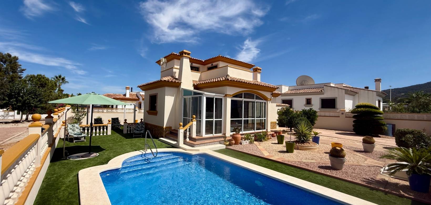 Resale - Villa - Hondón de las Nieves