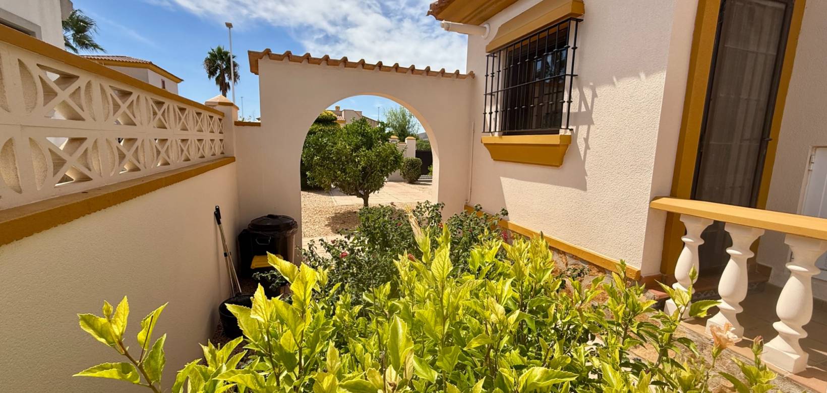 Resale - Villa - Hondón de las Nieves