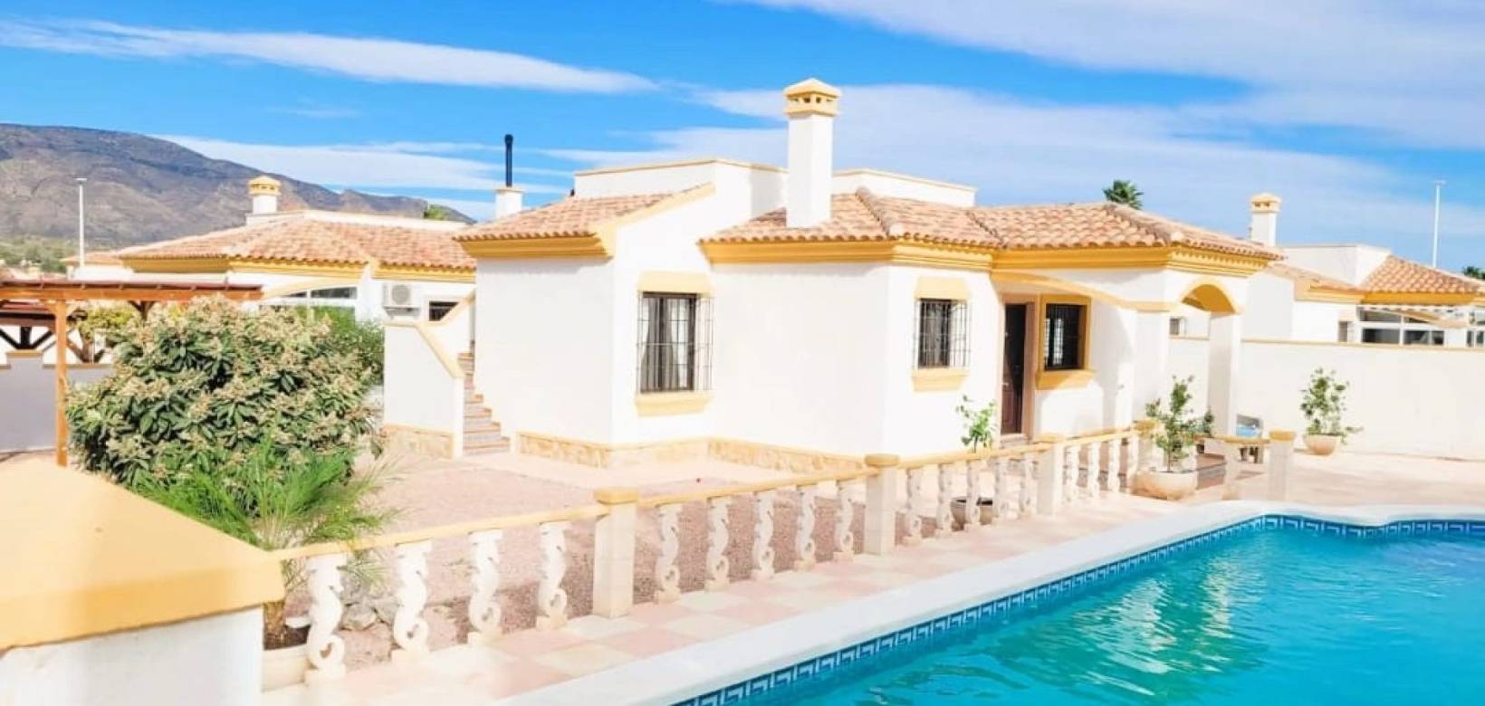 Resale - Villa - Hondón de las Nieves
