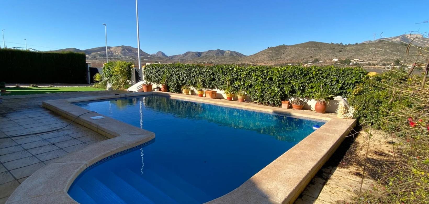 Resale - Villa - Hondón de las Nieves
