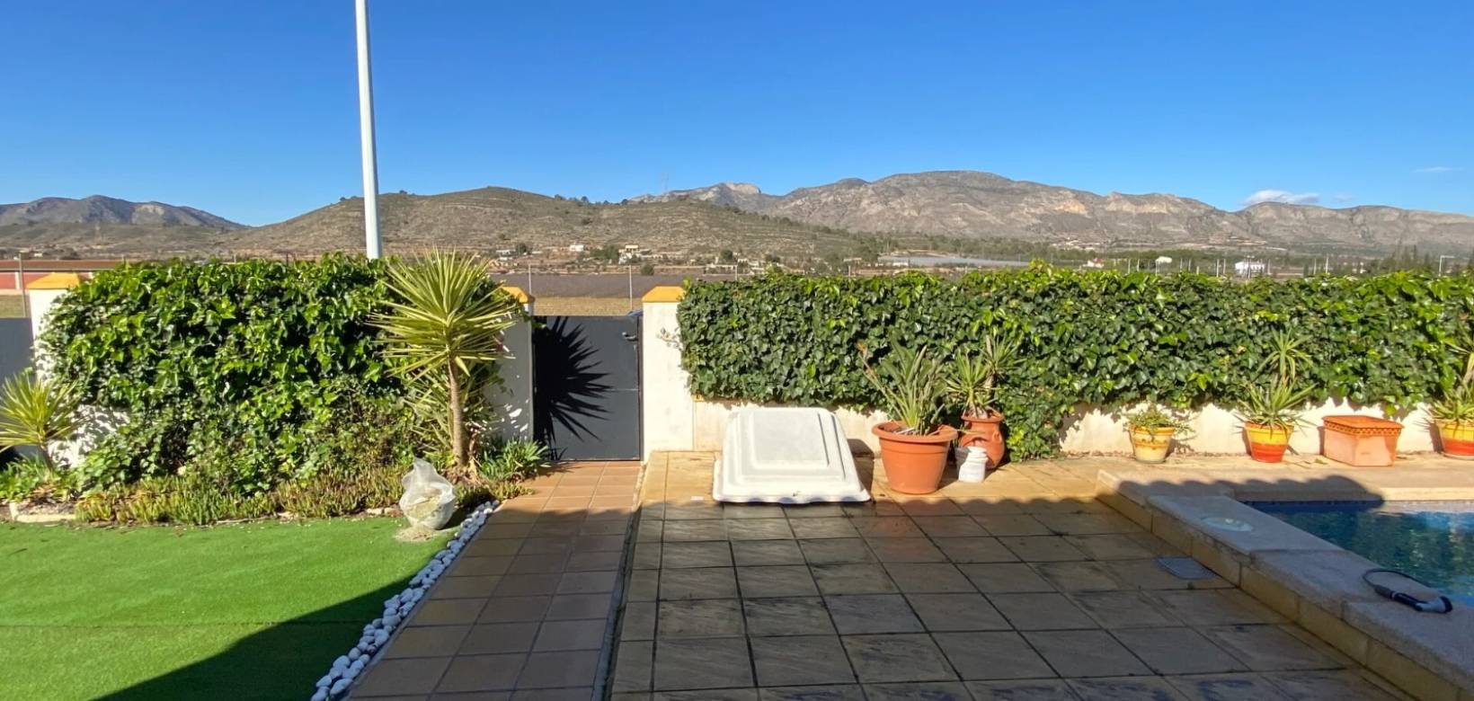 Resale - Villa - Hondón de las Nieves