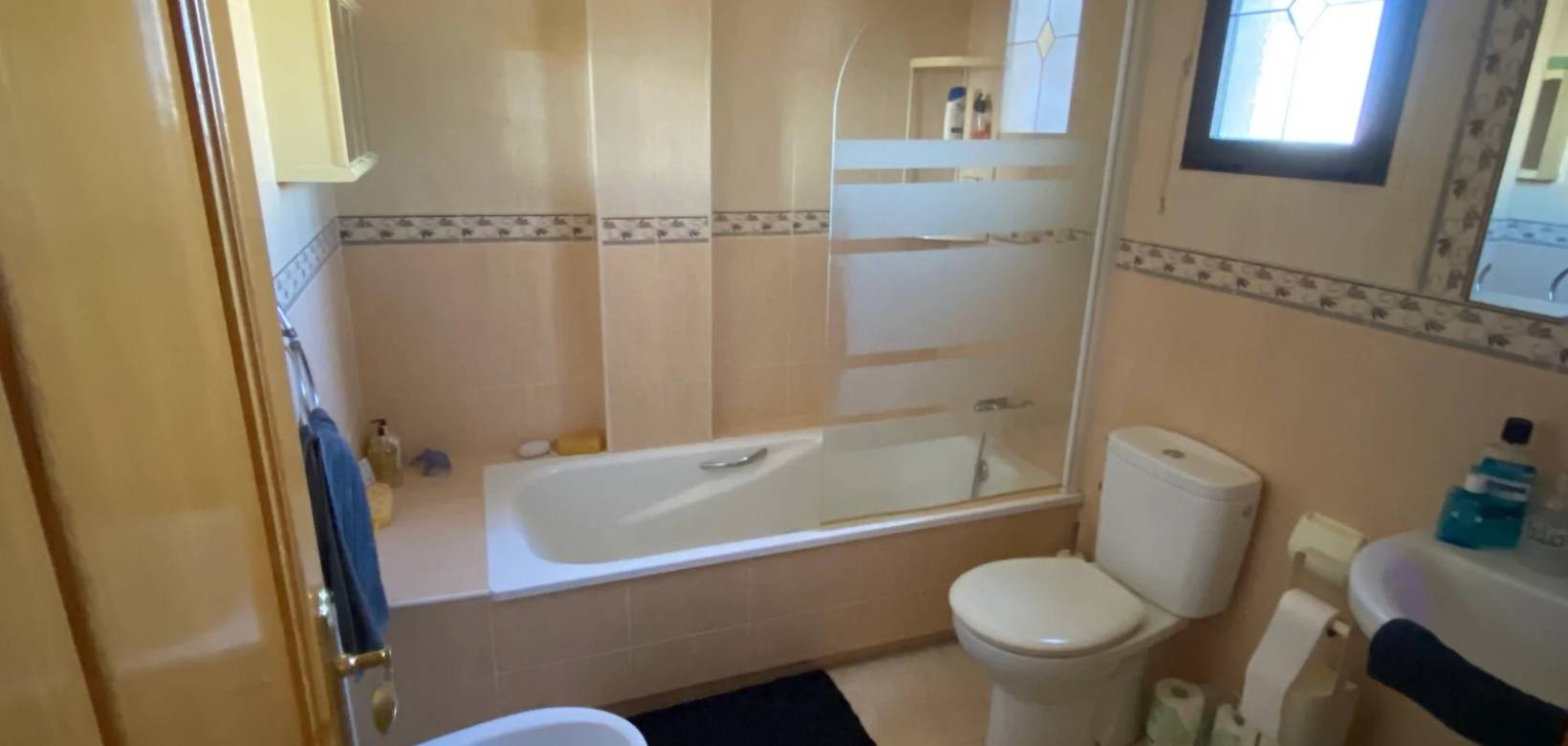 Resale - Villa - Hondón de las Nieves