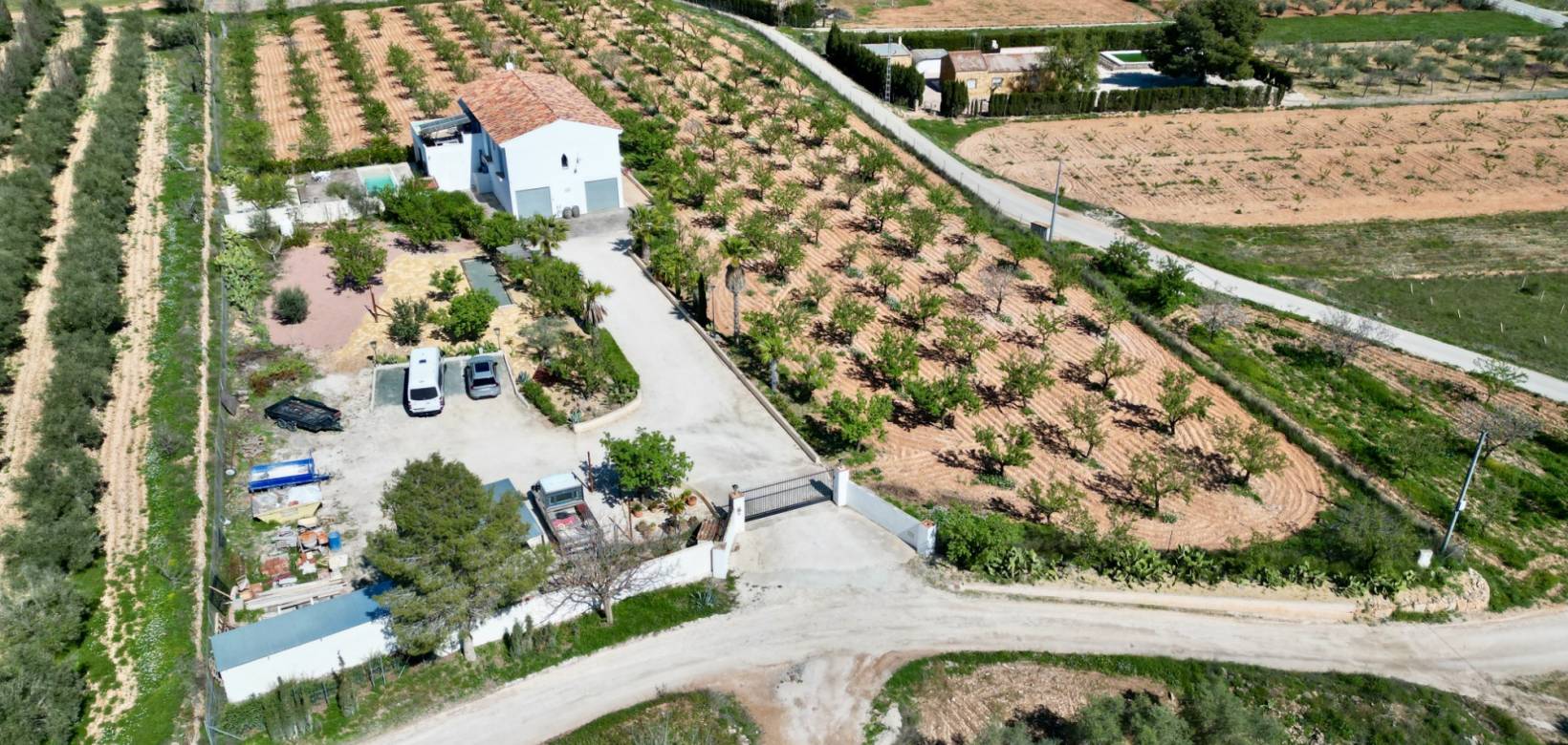 Resale - Villa - Hondón de las Nieves