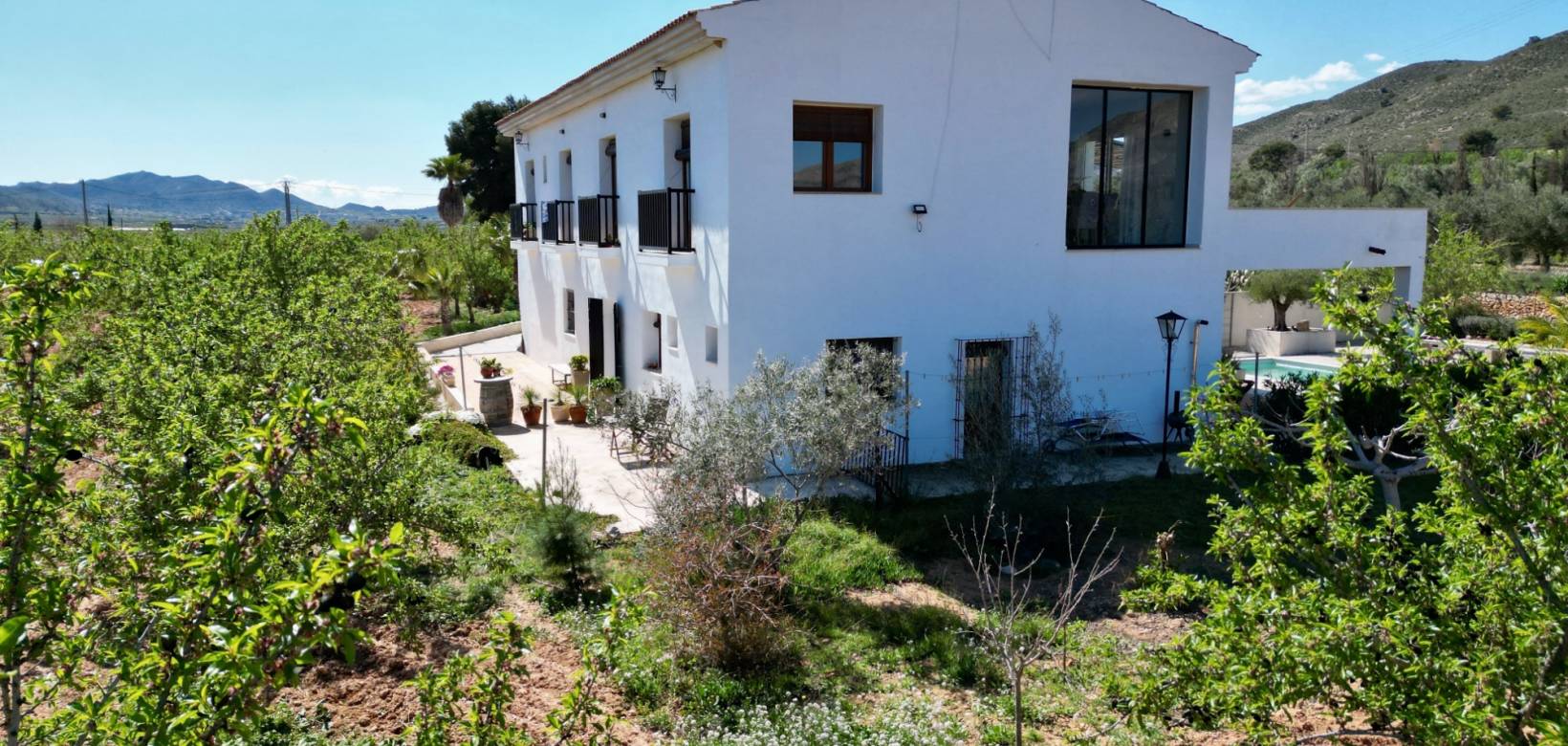 Resale - Villa - Hondón de las Nieves