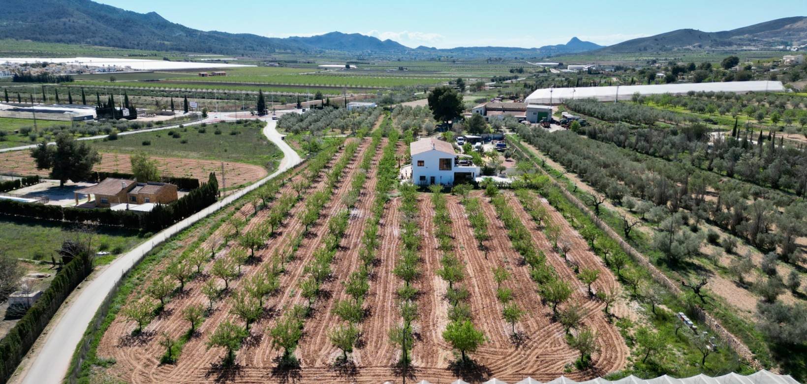 Resale - Villa - Hondón de las Nieves