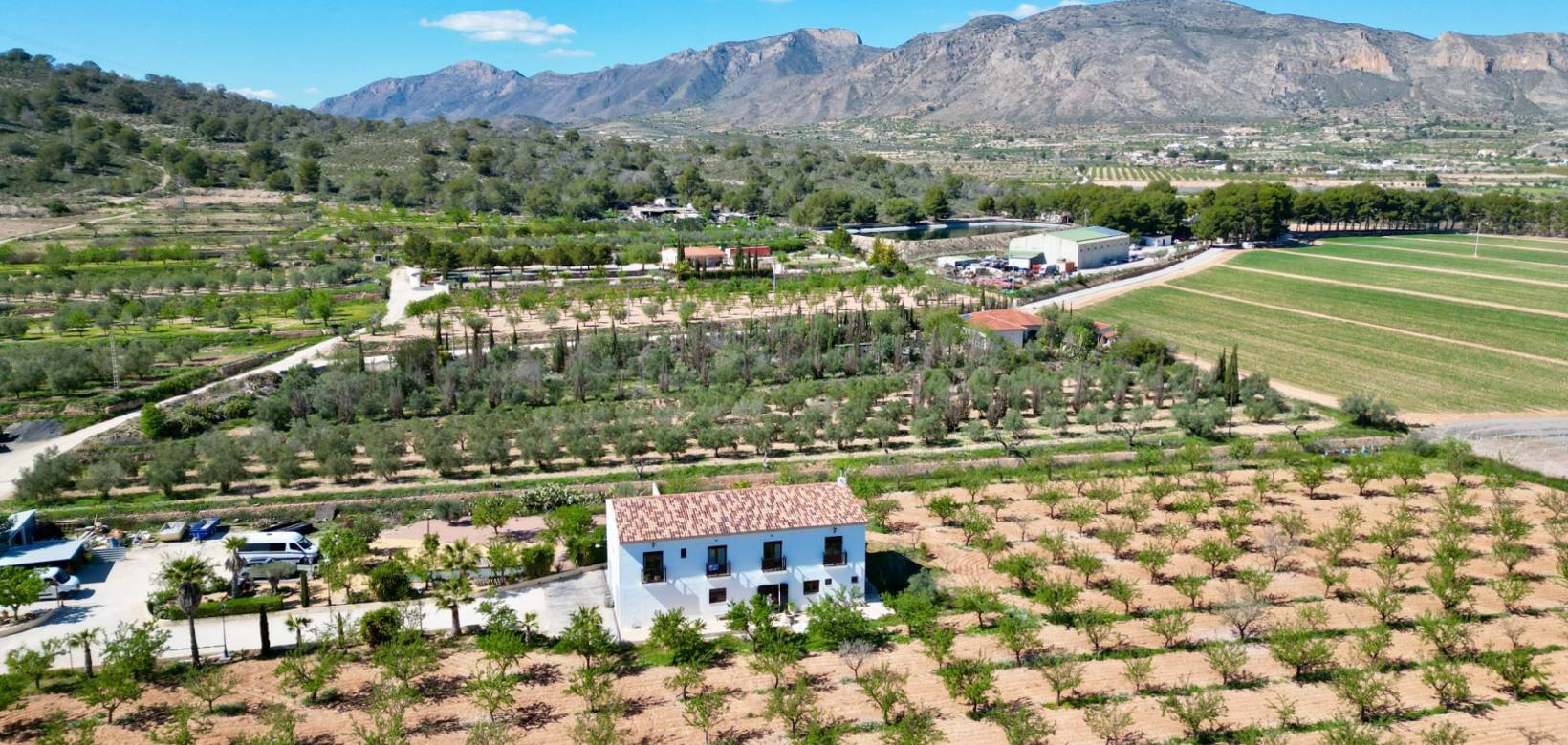 Resale - Villa - Hondón de las Nieves