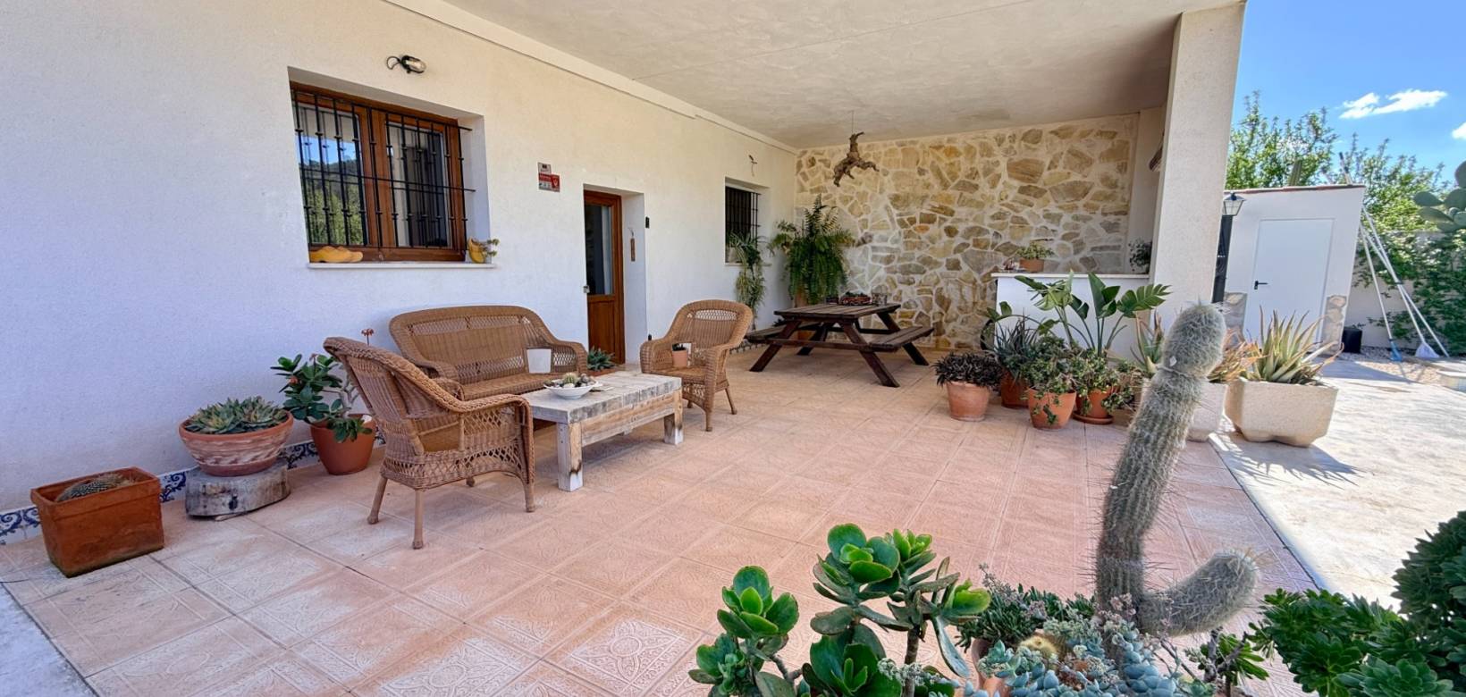 Resale - Villa - Hondón de las Nieves