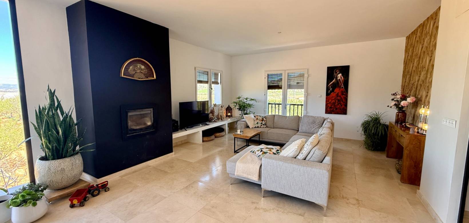 Resale - Villa - Hondón de las Nieves