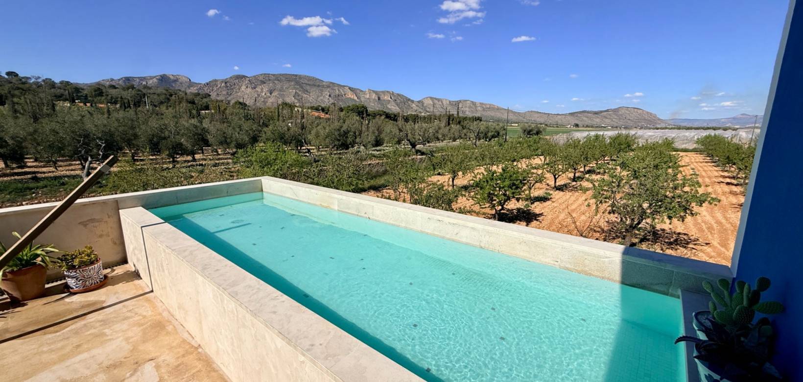 Resale - Villa - Hondón de las Nieves