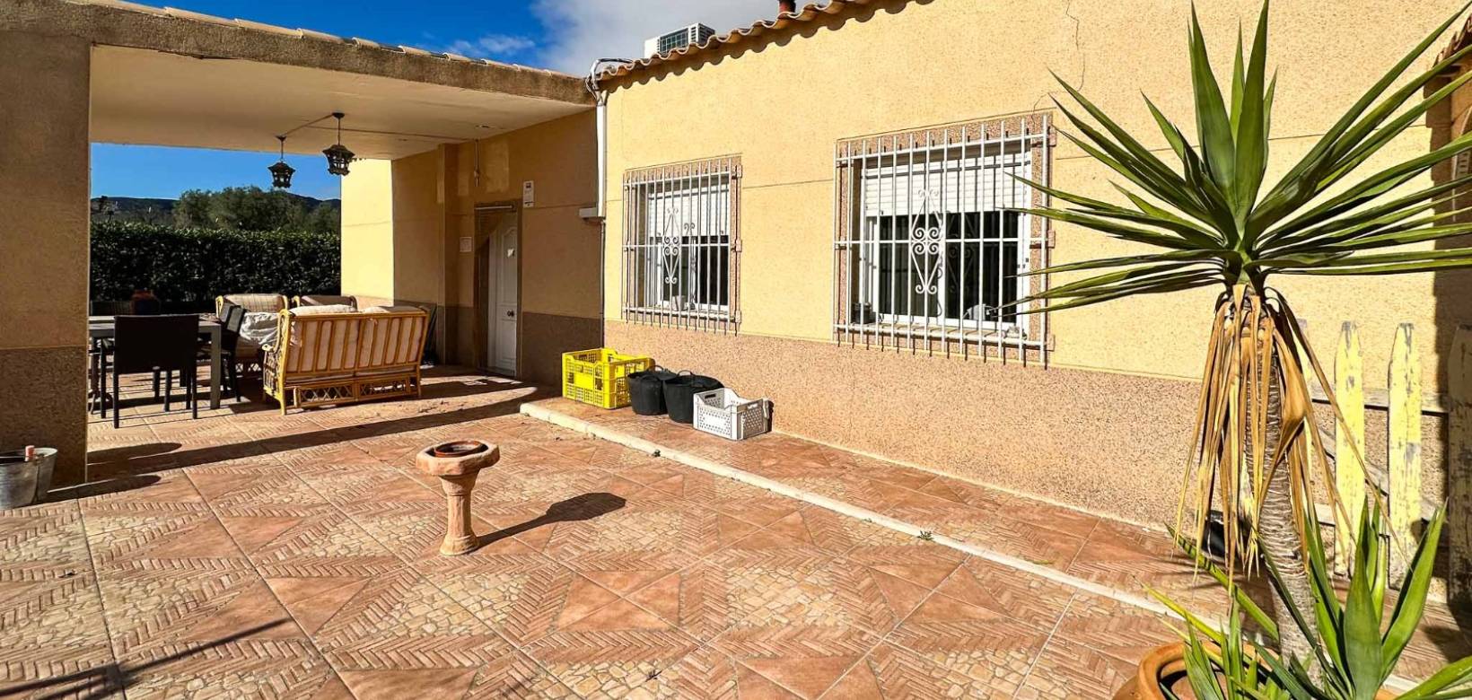 Resale - Villa - Hondón de las Nieves