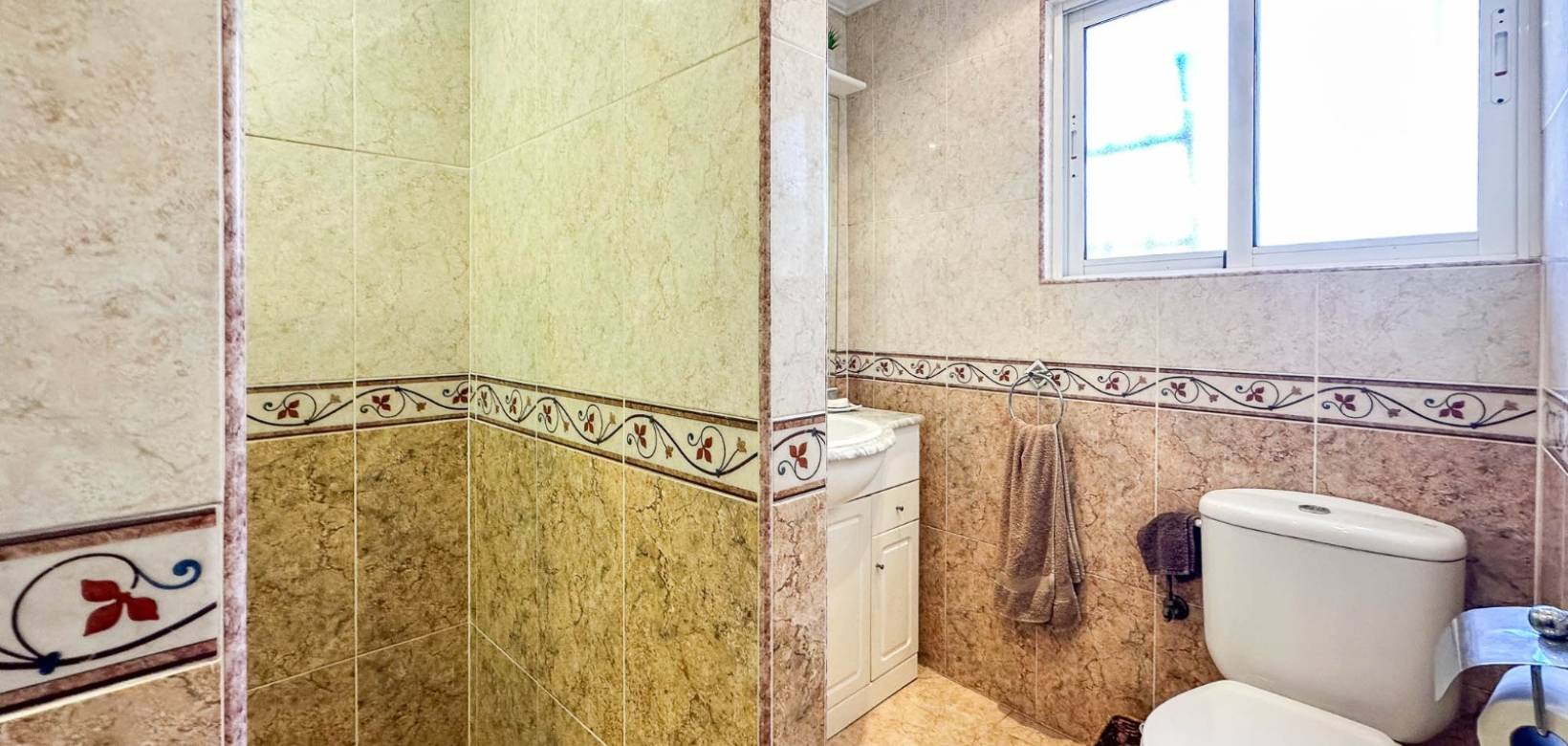 Resale - Villa - Hondón de las Nieves