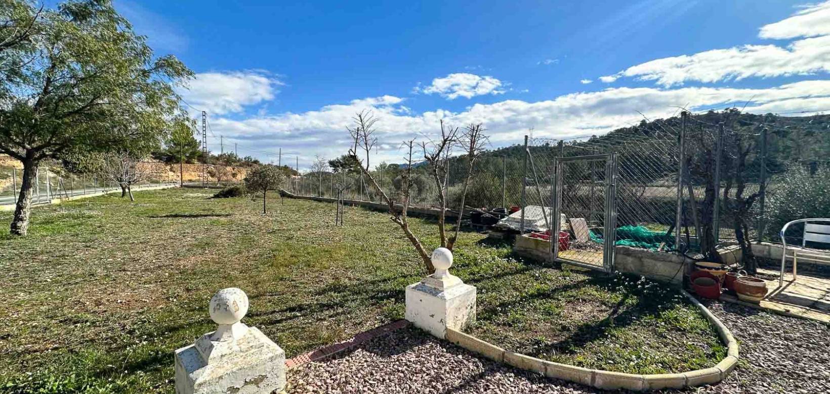 Resale - Villa - Hondón de las Nieves