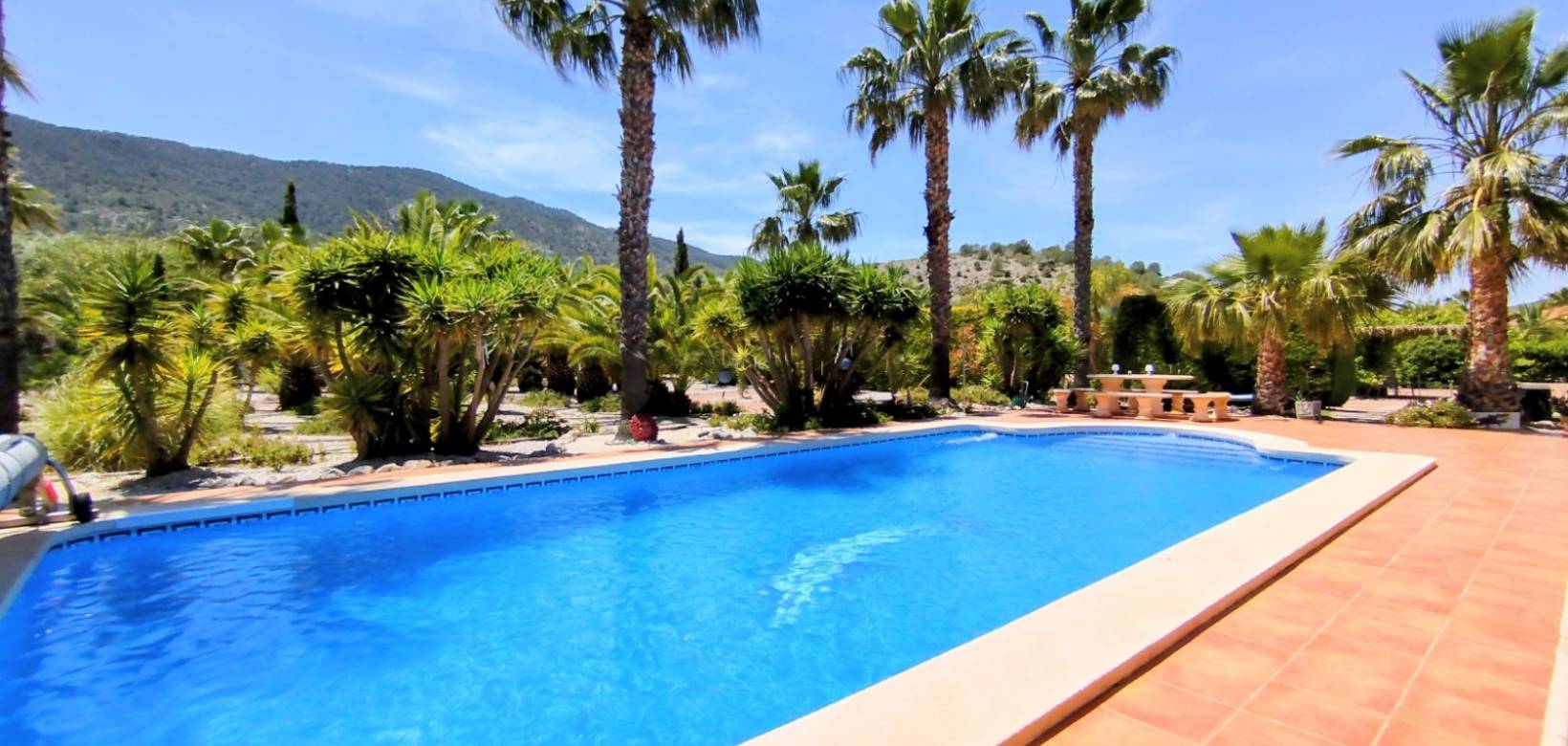 Resale - Villa - Hondón de las Nieves